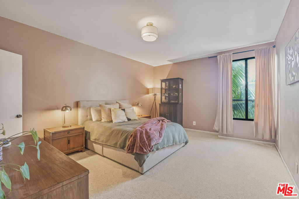 12115 San Vicente Boulevard 303 Property Photo 12