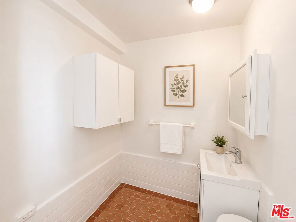 634 S Gramercy Place 602 Property Photo 3