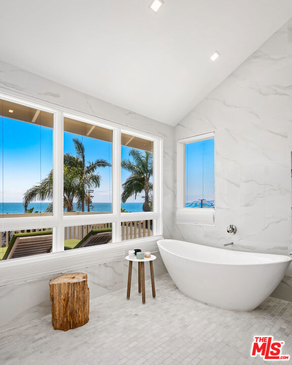 25157 Malibu Road Property Photo 17