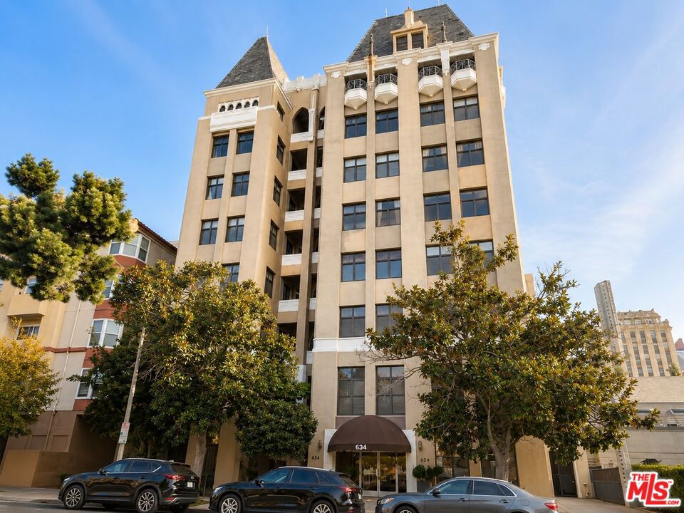 634 S Gramercy Place 304 Property Photo 7