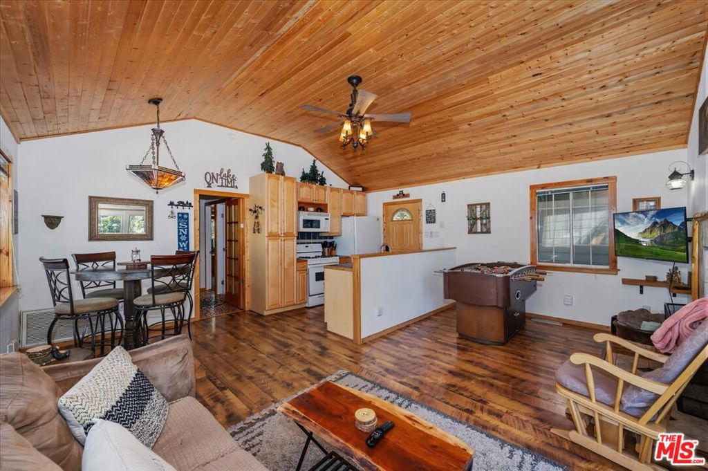 42979 Fern Avenue Property Photo 10