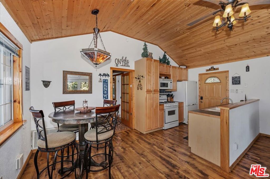 42979 Fern Avenue Property Photo 15