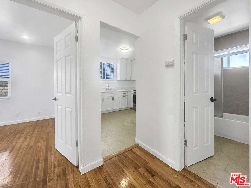 211 E 81st Street D Property Photo 3