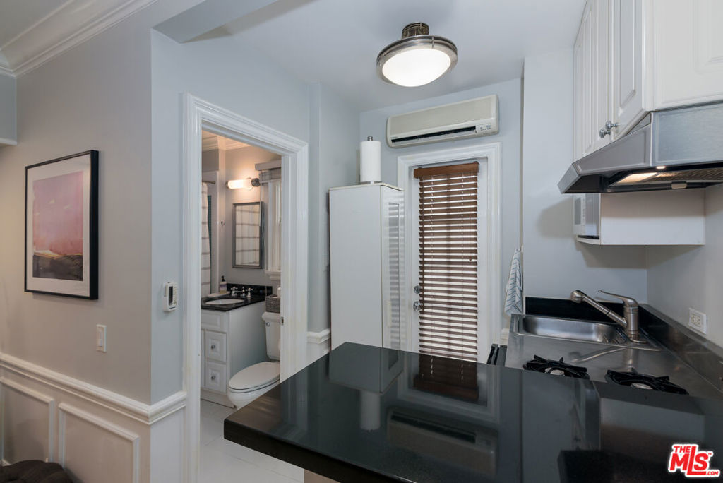 805 N Mccadden Place Property Photo 13