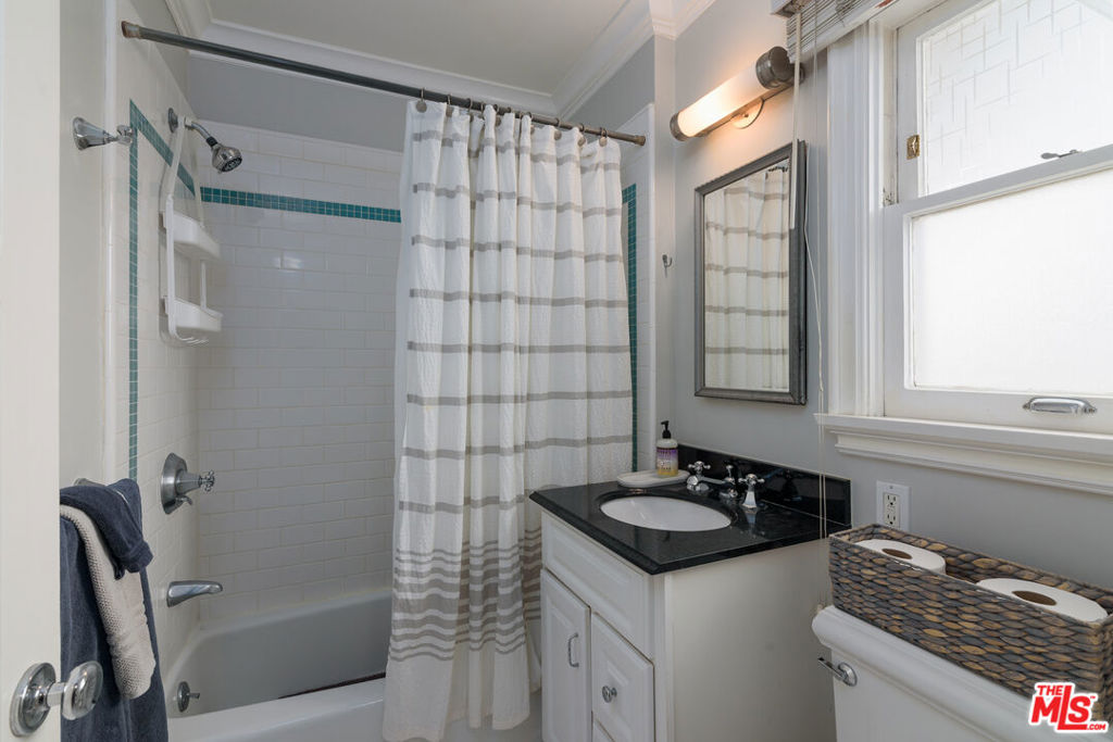 805 N Mccadden Place Property Photo 15