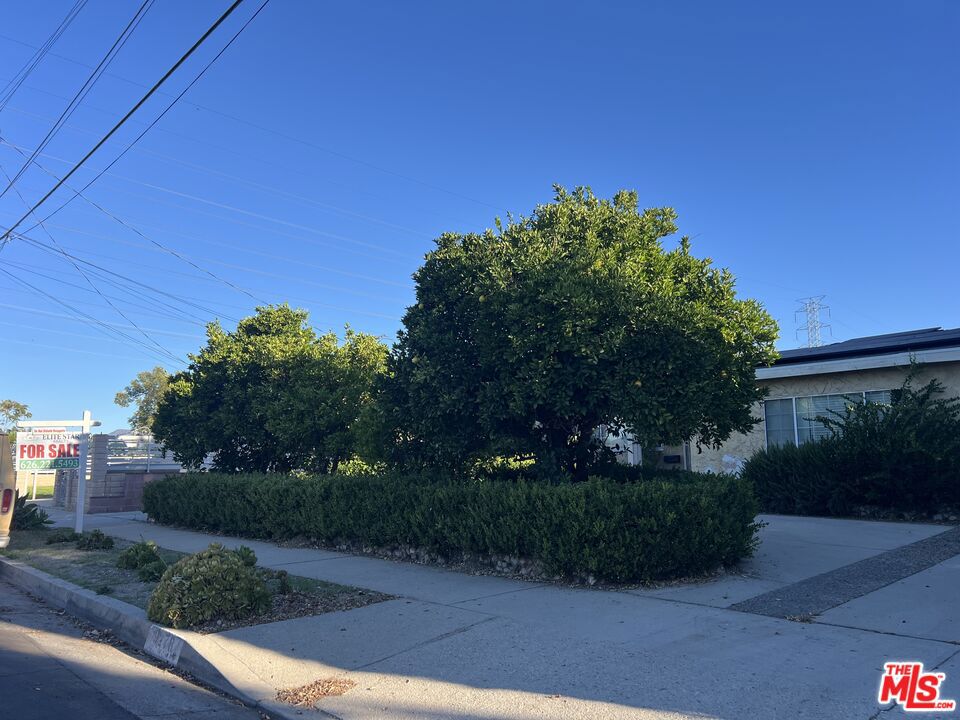 9278 Kewen Avenue Property Photo 3
