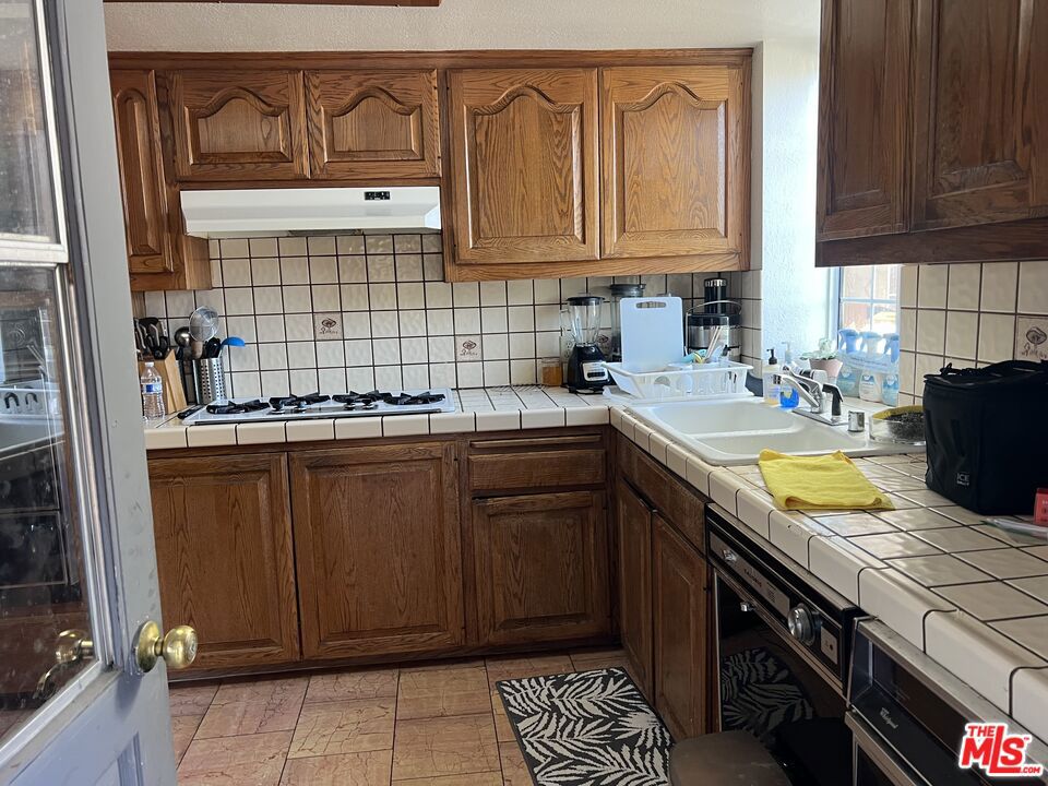 9278 Kewen Avenue Property Photo 5