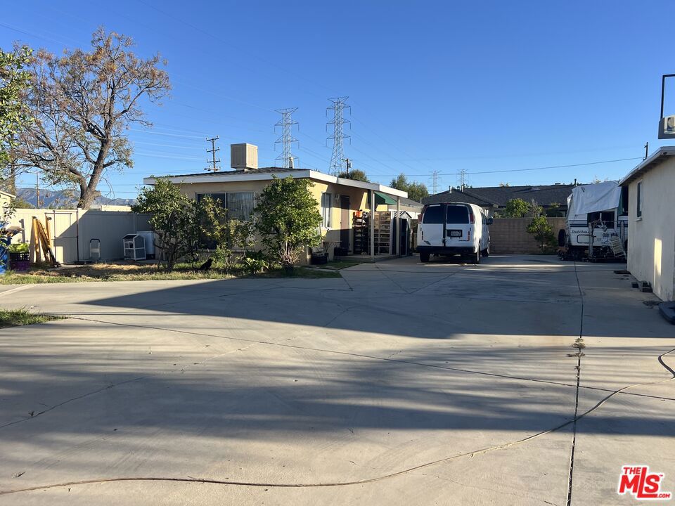 9278 Kewen Avenue Property Photo 8