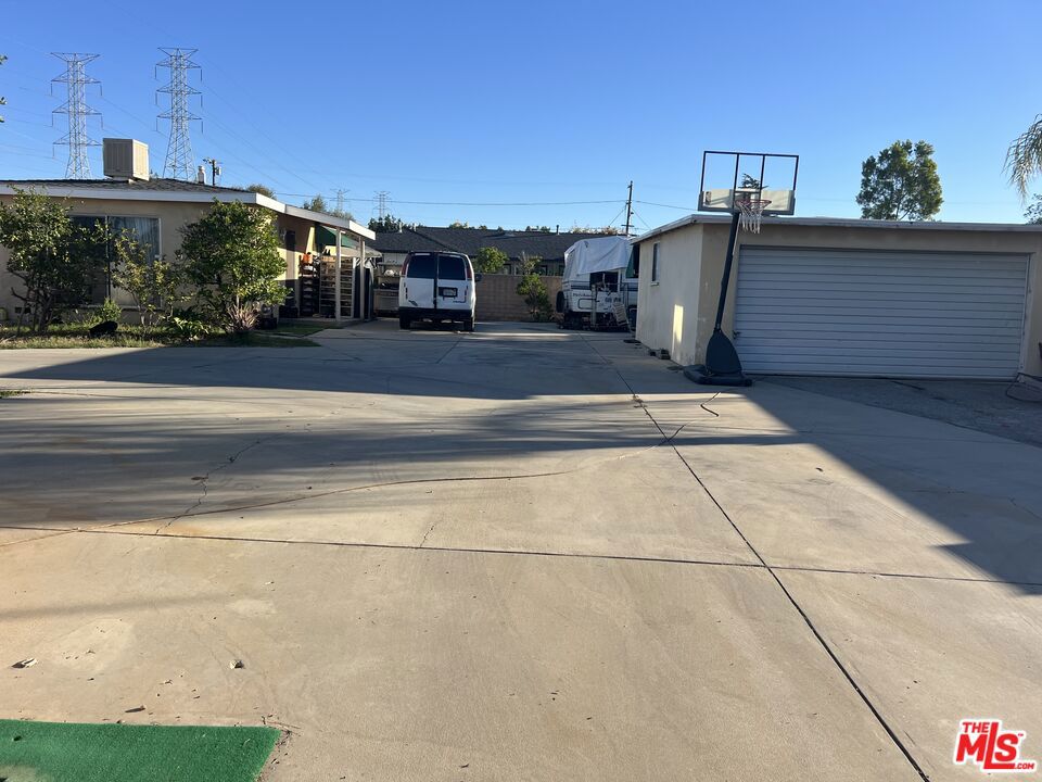 9278 Kewen Avenue Property Photo 11