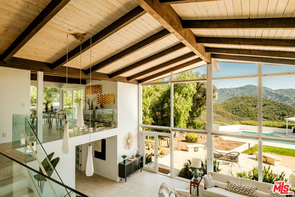 26094 Mulholland Highway Property Photo 2