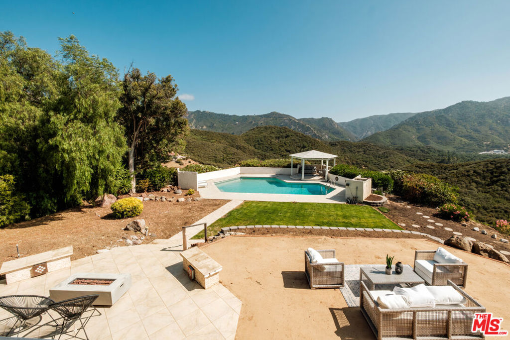 26094 Mulholland Highway Property Photo 5