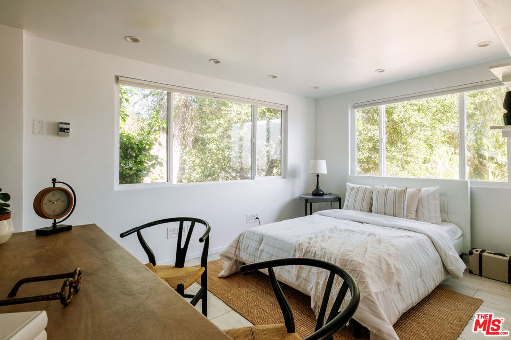 26094 Mulholland Highway Property Photo 21