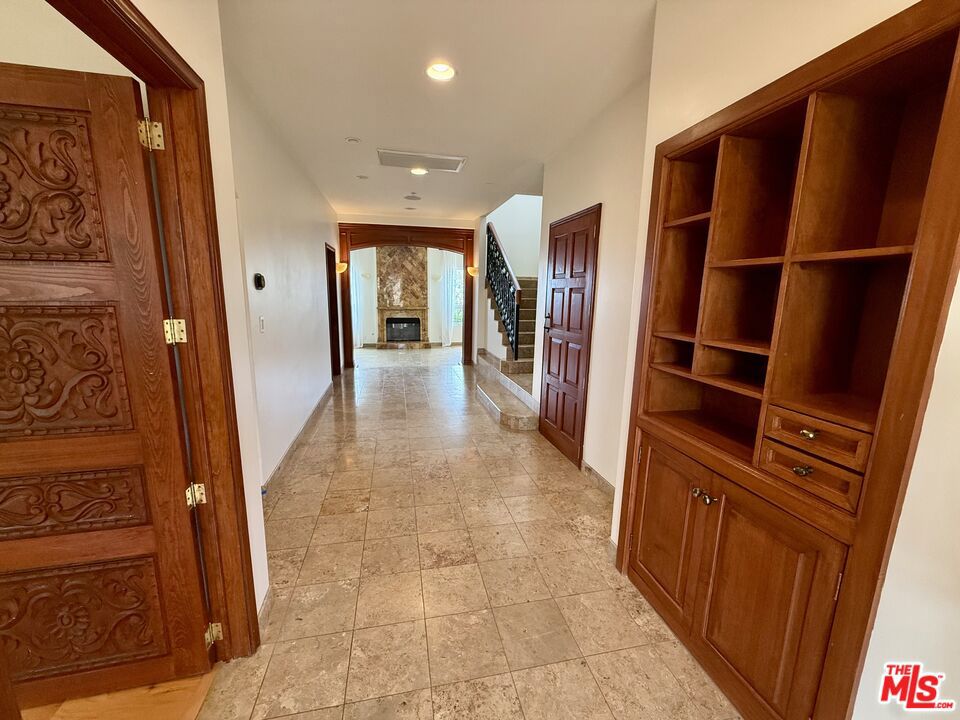 10827 Pacific View Drive Property Photo 7