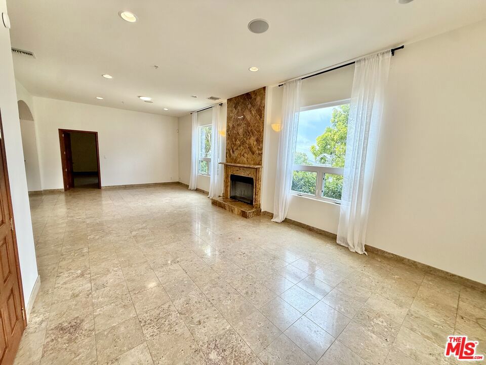 10827 Pacific View Drive Property Photo 10