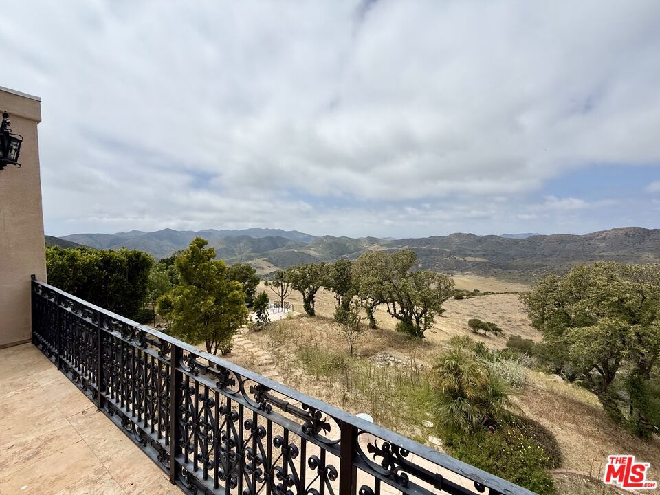 10827 Pacific View Drive Property Photo 16