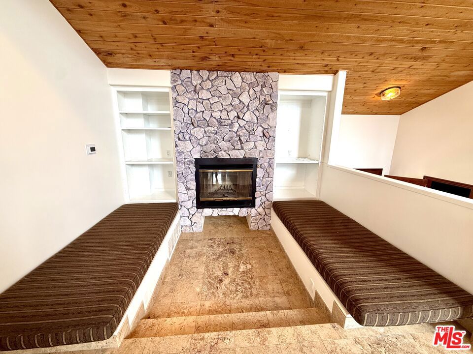 10827 Pacific View Drive Property Photo 17