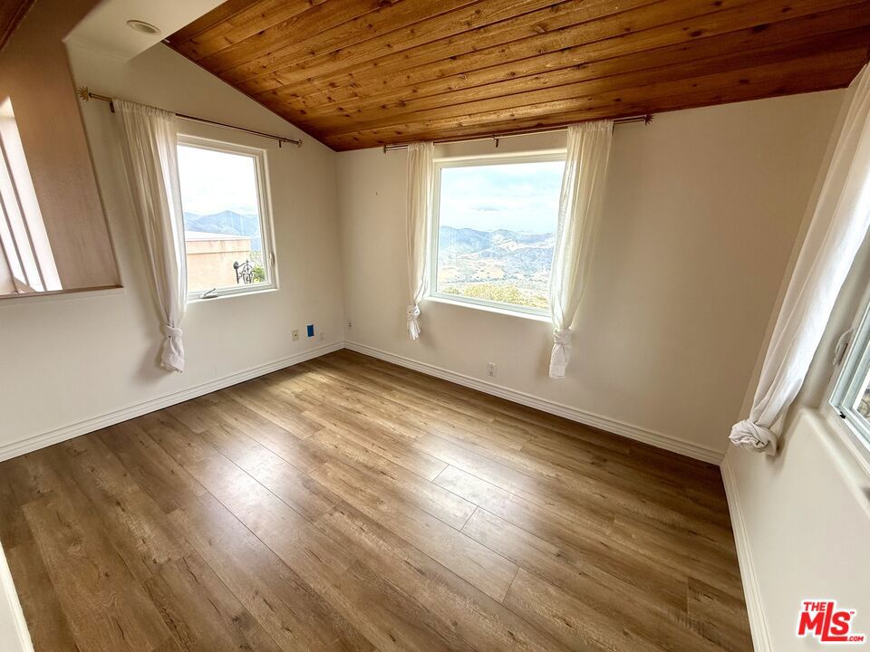 10827 Pacific View Drive Property Photo 18