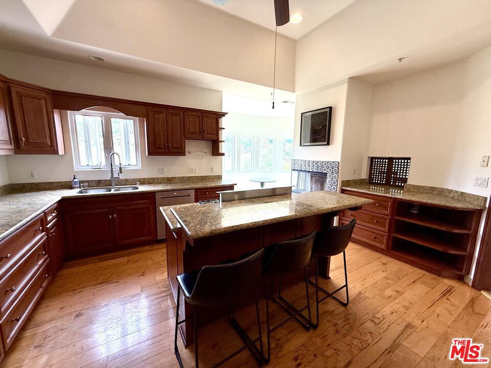 10827 Pacific View Drive Property Photo 21