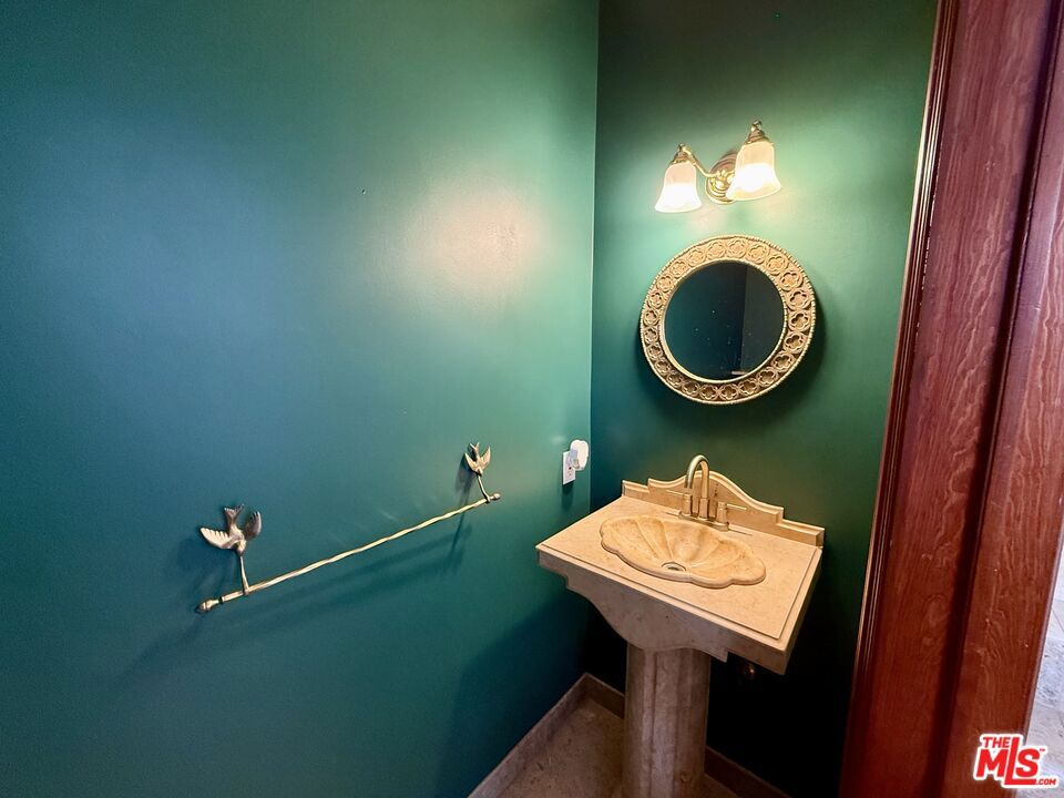 10827 Pacific View Drive Property Photo 37