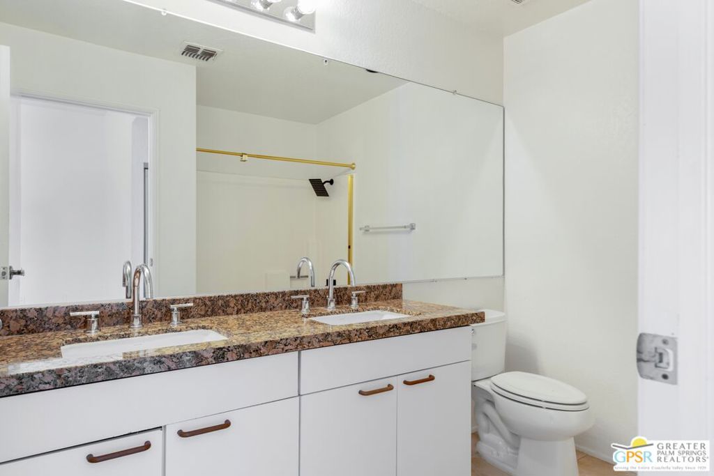 2601 S Broadmoor Drive 22 Property Photo 12