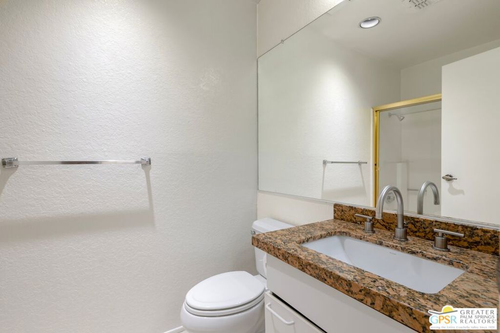 2601 S Broadmoor Drive 22 Property Photo 16