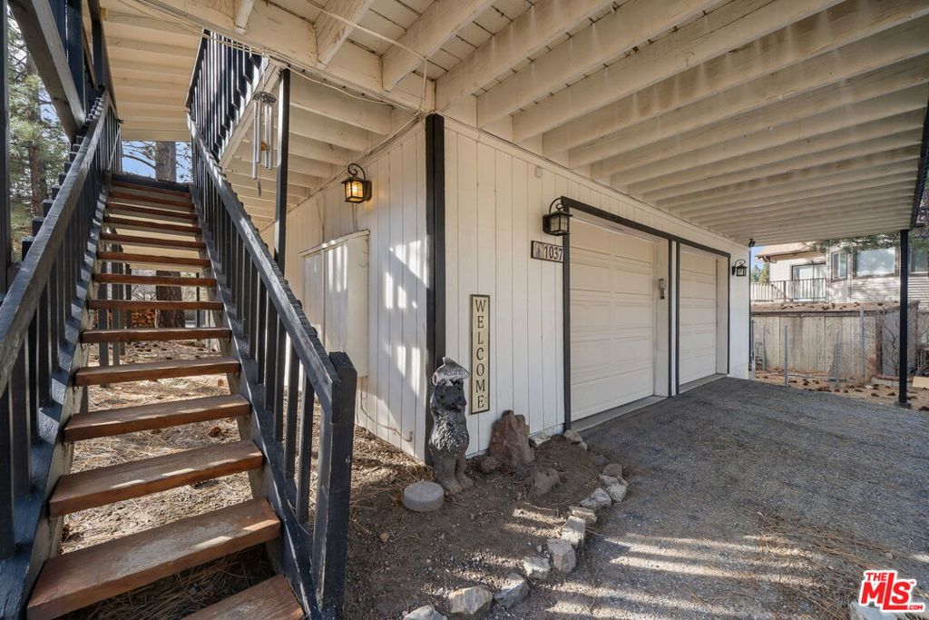 1037 H Lane Property Photo 3
