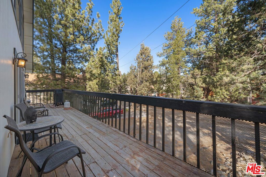 1037 H Lane Property Photo 5
