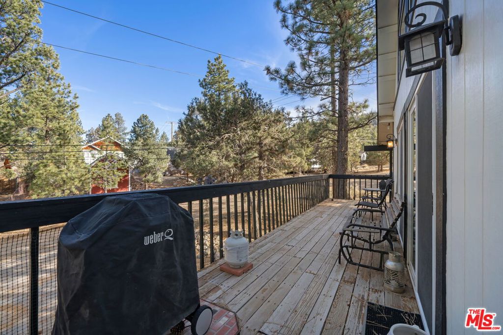 1037 H Lane Property Photo 6