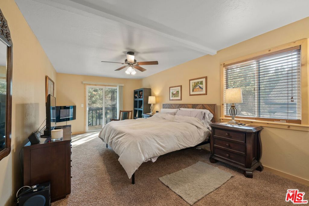 1037 H Lane Property Photo 10