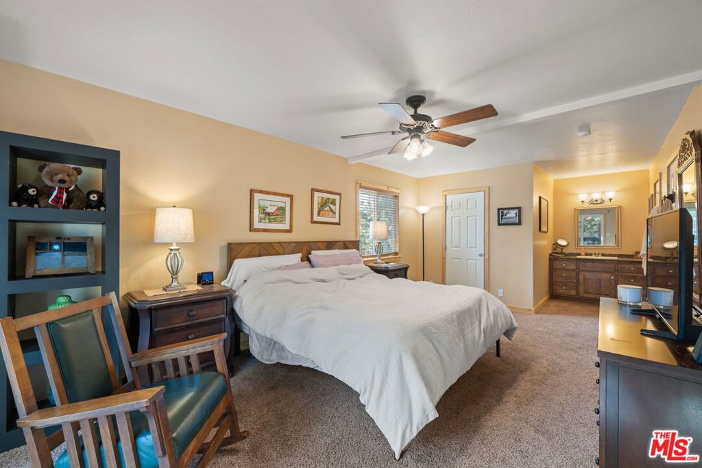 1037 H Lane Property Photo 11