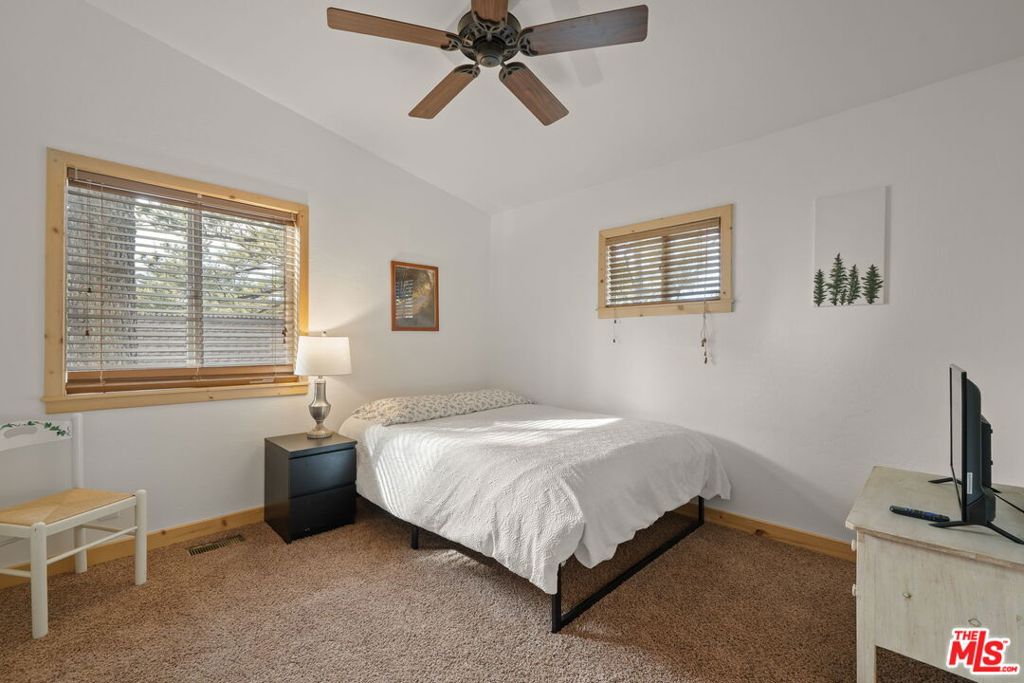 1037 H Lane Property Photo 15