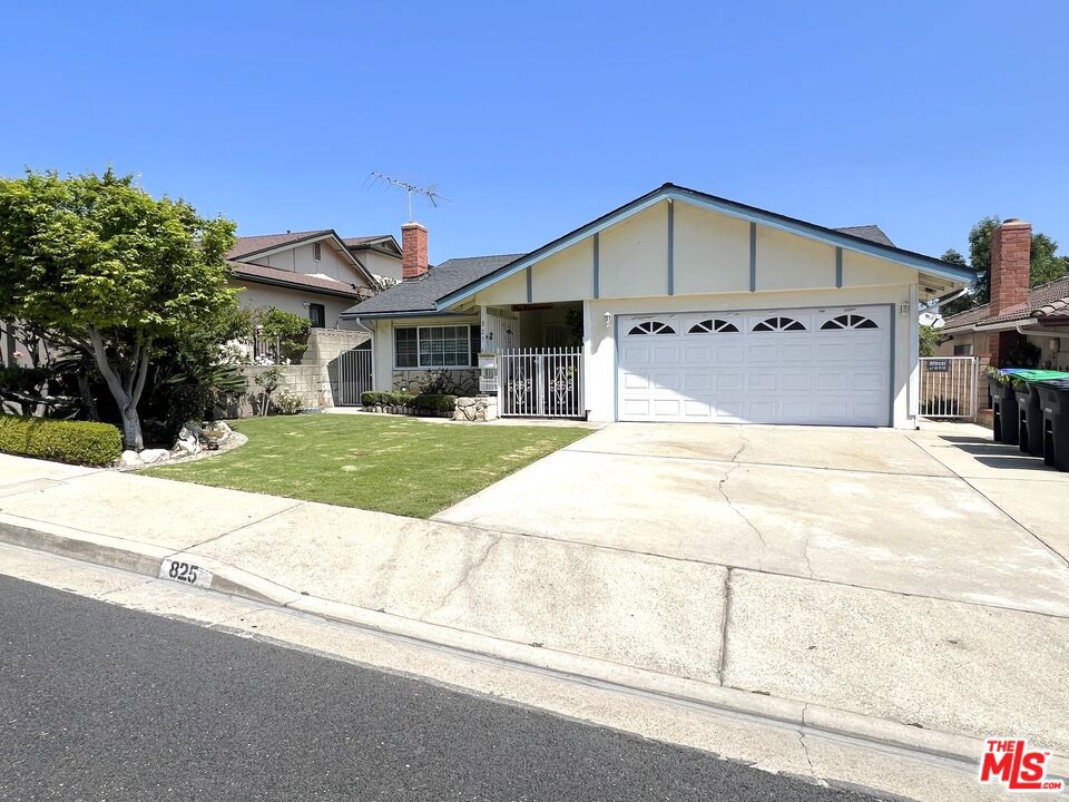 825 Browning Place Property Photo 1