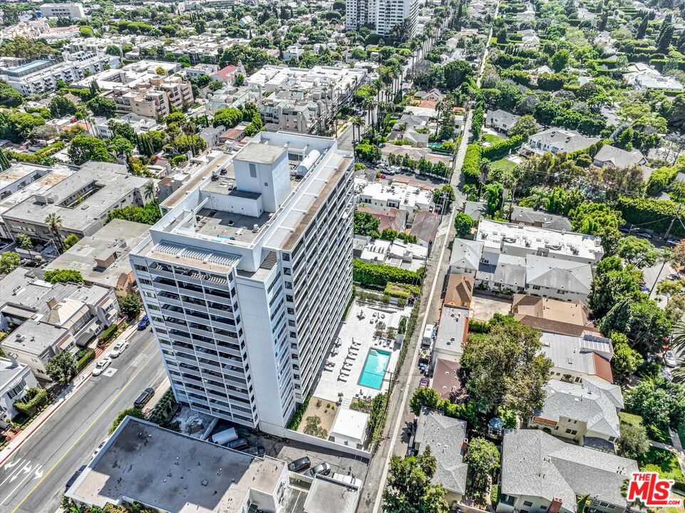 999 N Doheny Drive 602 Property Photo 12