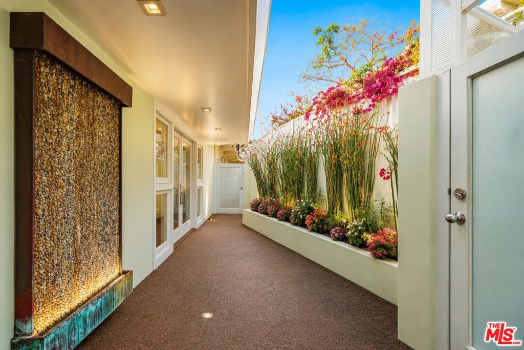 8411 Hollywood Boulevard Property Photo 28