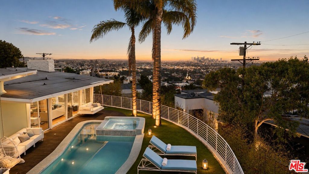 8411 Hollywood Boulevard Property Photo 30