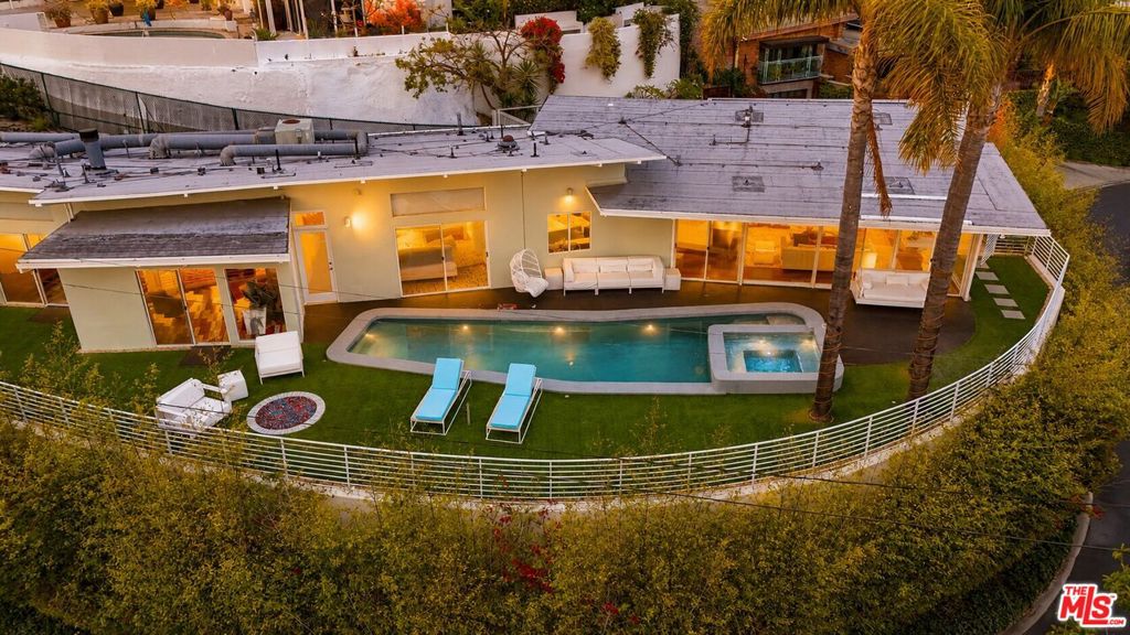 8411 Hollywood Boulevard Property Photo 31