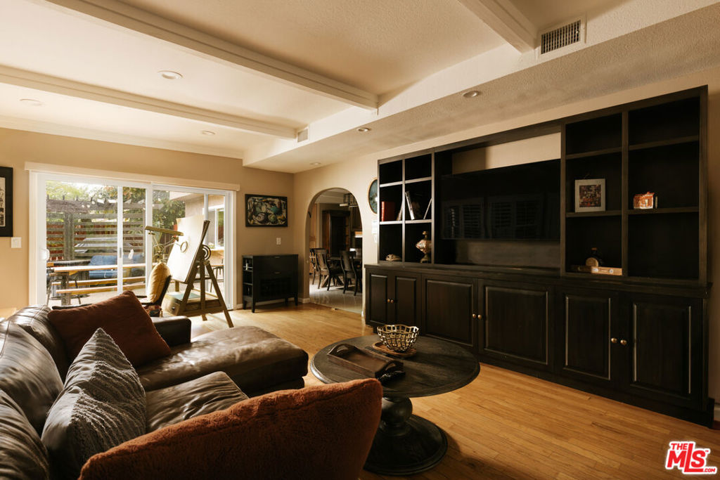 6125 Queenridge Drive Property Photo 10