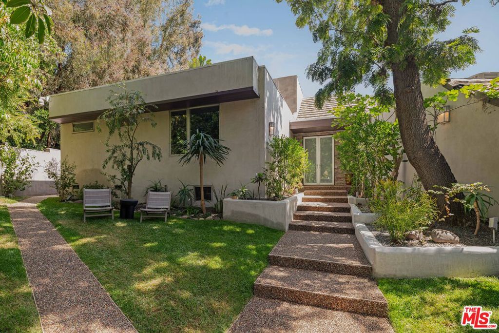 3084 Franklin Canyon Drive Property Photo 3