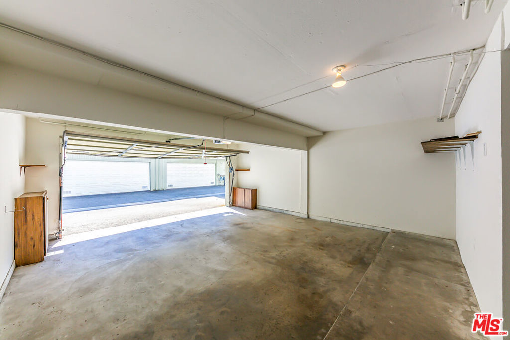 22135 Burbank Boulevard 4 Property Photo 35