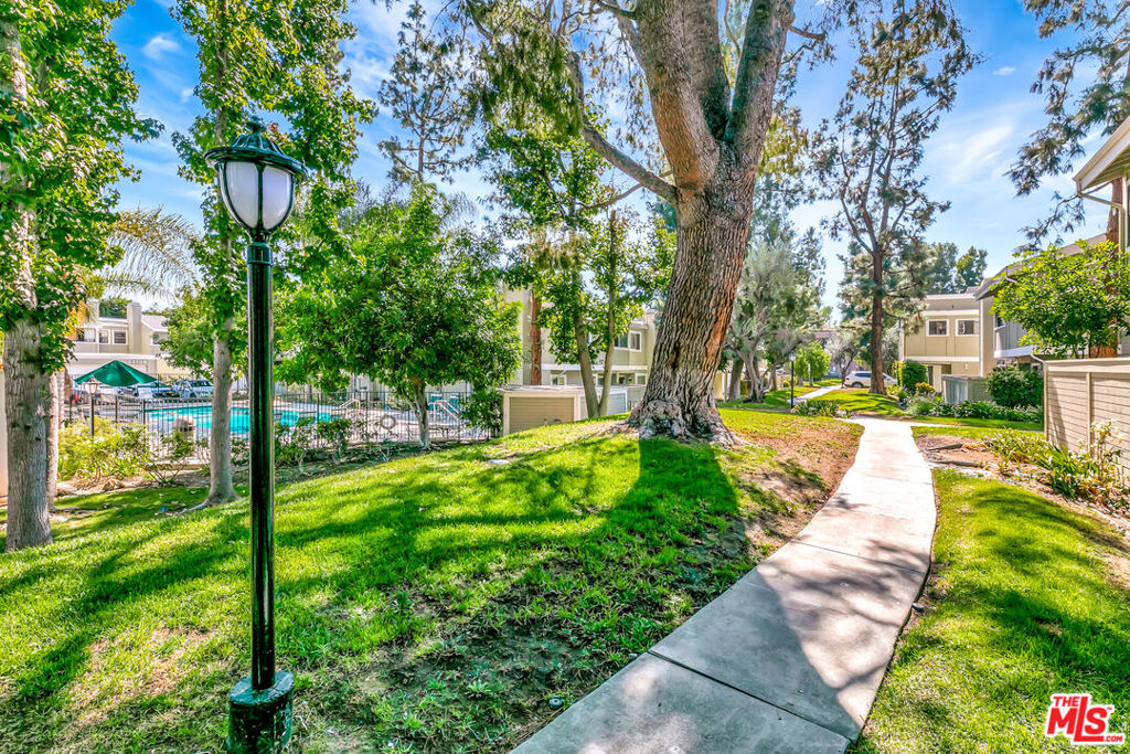 22135 Burbank Boulevard 4 Property Photo 38