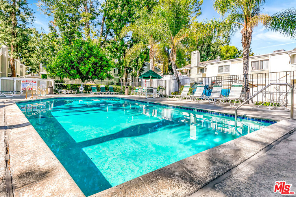 22135 Burbank Boulevard 4 Property Photo 43