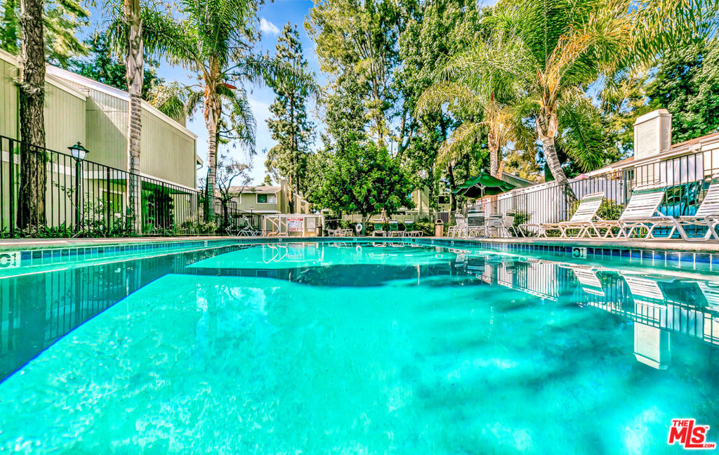 22135 Burbank Boulevard 4 Property Photo 44