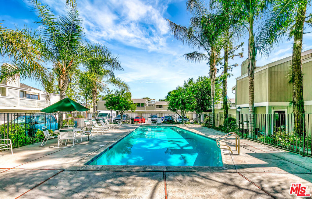 22135 Burbank Boulevard 4 Property Photo 46