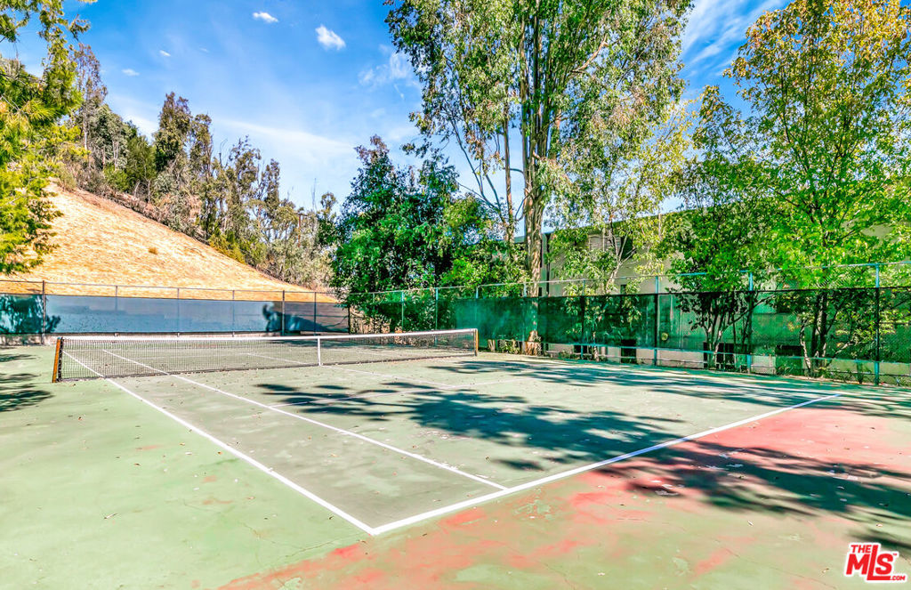 22135 Burbank Boulevard 4 Property Photo 47