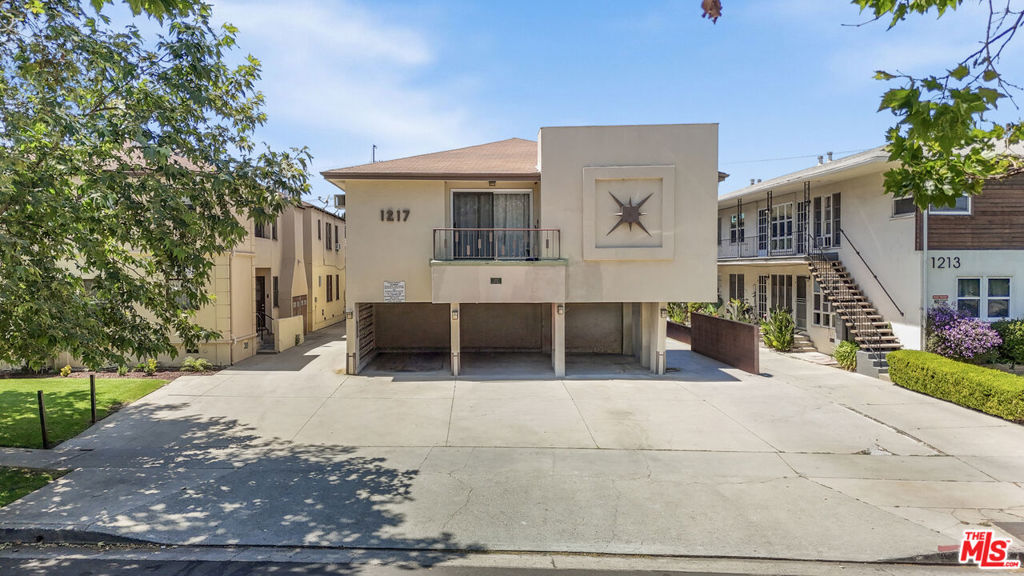 1217 S Orange Grove Avenue Property Photo 18