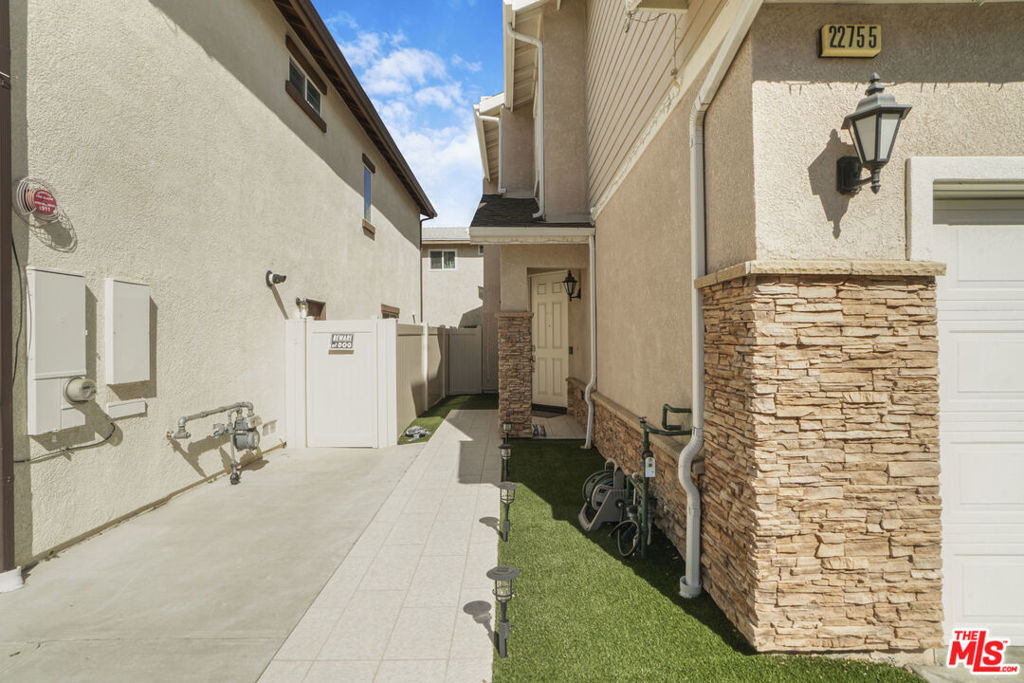 22755 Walnut Park Lane Property Photo 21