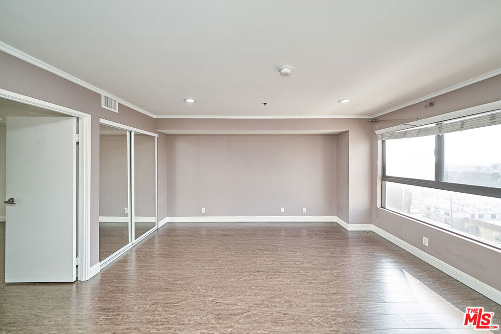 727 S Ardmore Avenue 801 Property Photo 14