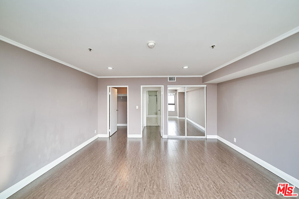 727 S Ardmore Avenue 801 Property Photo 15