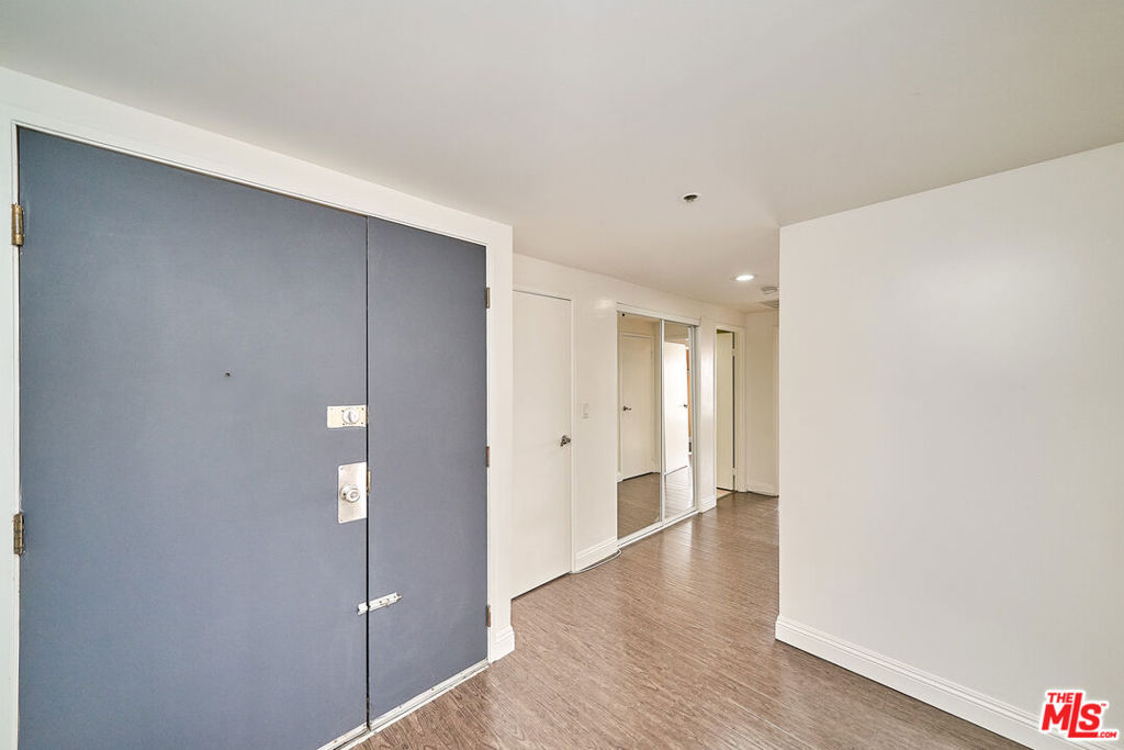 727 S Ardmore Avenue 801 Property Photo 28