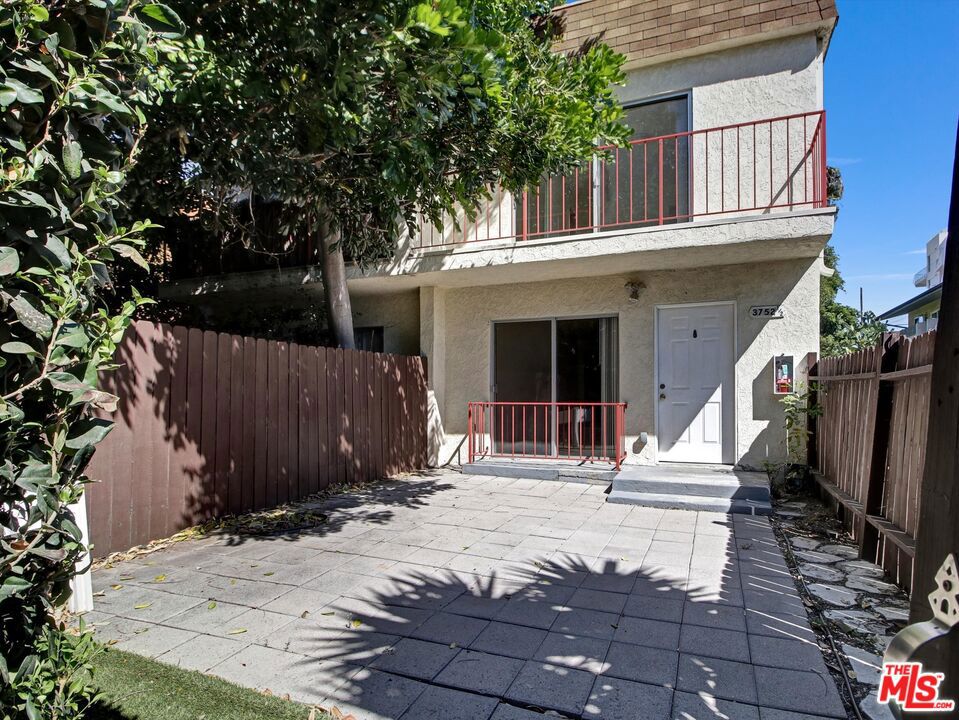 3754 Westwood Boulevard Property Photo 1